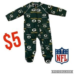 $5 item/NFL Team Apparel 0-3 Green Bay Packer zip footed pajamas